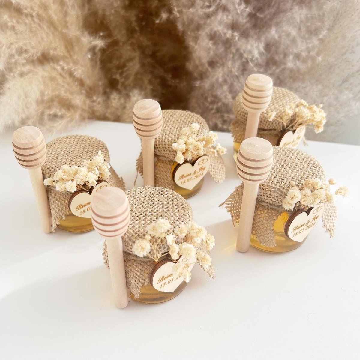 Pot de Miel Love avec décoration florale et gravure bois en forme de cœur