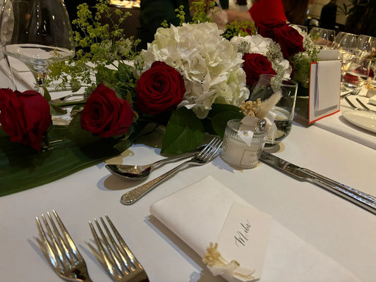 Présentation de la Bougie Elysée sur table de mariage