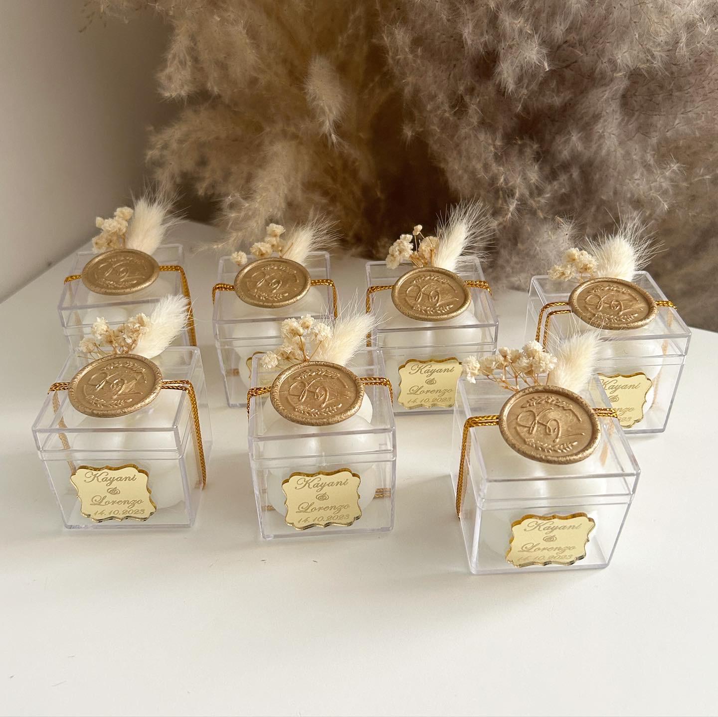 Bougie Écrin d’Or en boîte transparente avec plaque personnalisée – cadeau mariage invité