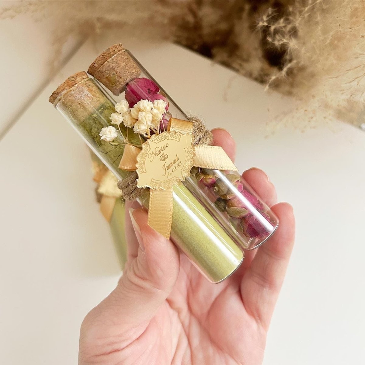 Tube de henné et roses séchées Henné Duo Orient pour cadeau invité mariage