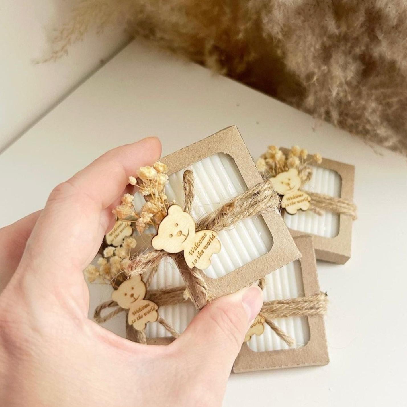 savon savana personnalisé en boîte kraft avec ourson en bois corde et fleurs séchées cadeau invité baptême naturel et élégant - MON CADEAU INVITE - MON CADEAU INVITE