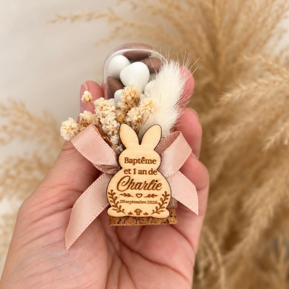 Cloche Lapin Tendresse personnalisée avec dragées pour baptême et 1 an de Charlie